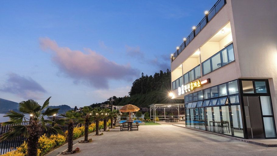 Exterior & Views, Yeosu Wayo Ocean View Pension, Yeosu