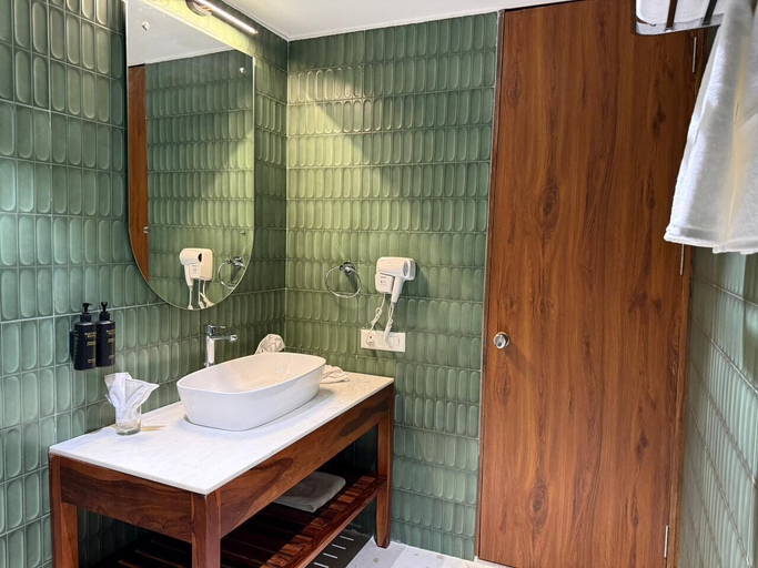 Bathroom 3, Aayovea Hotels & Resorts, Ayodhya, Faizabad