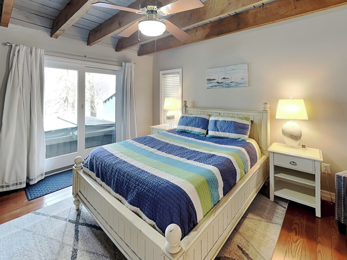 Bedroom 2, Bearfoot Lodge by Taylor Made Deep Creek, Garrett