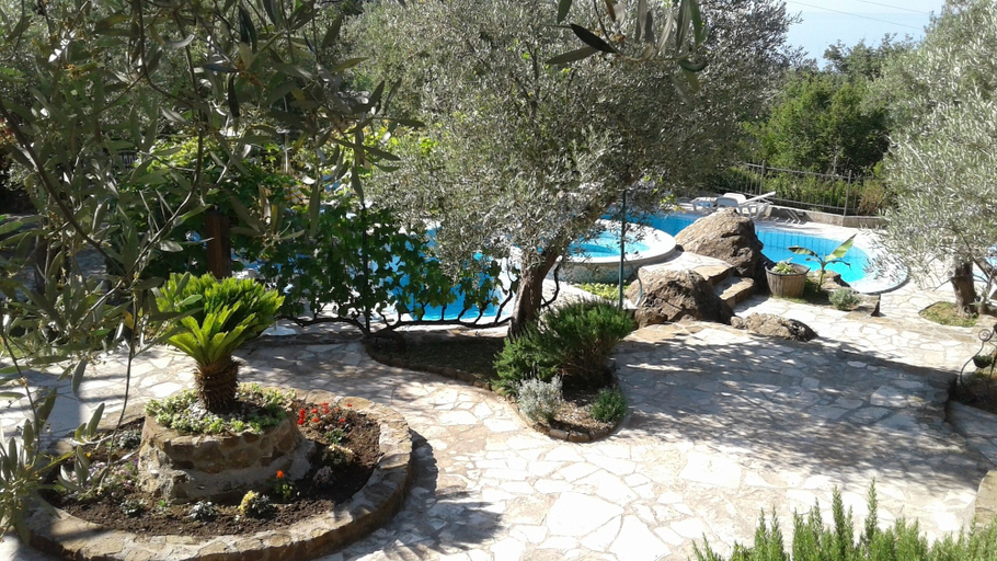 Pool 2, Resort Maslinjak