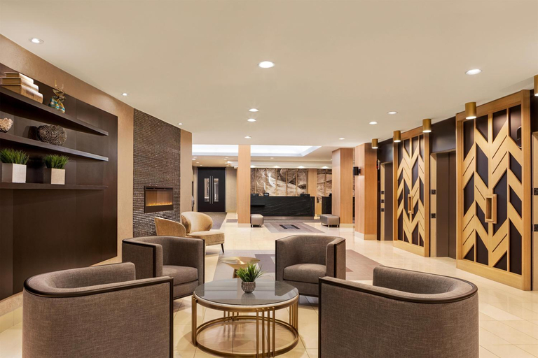 Public Area 4, DoubleTree by Hilton Pointe Claire Montreal Airport West, Montréal