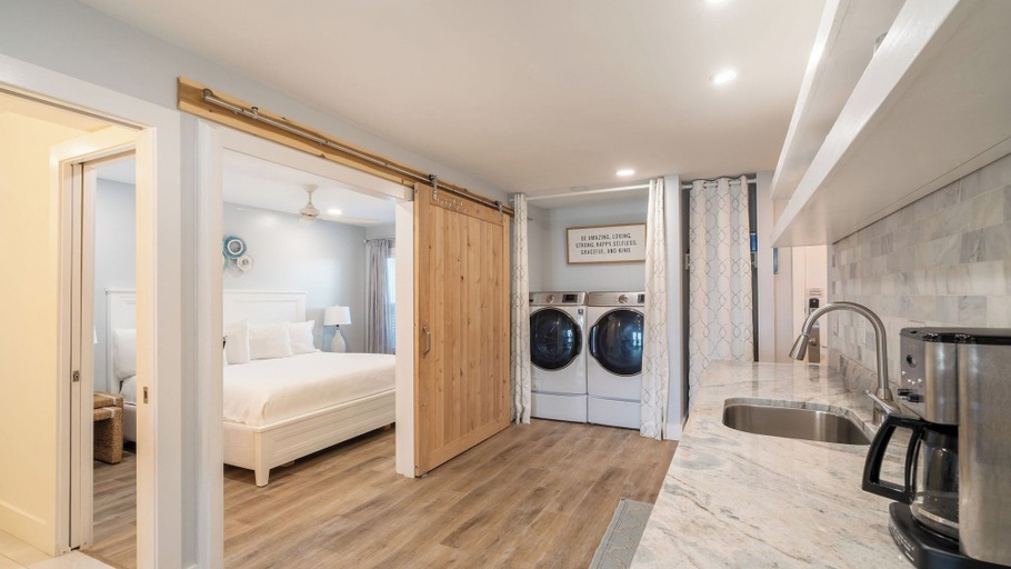 Bedroom 3, Beachfront Hot Tub Covered Lounge Backyard Beach by Avantstay, Walton