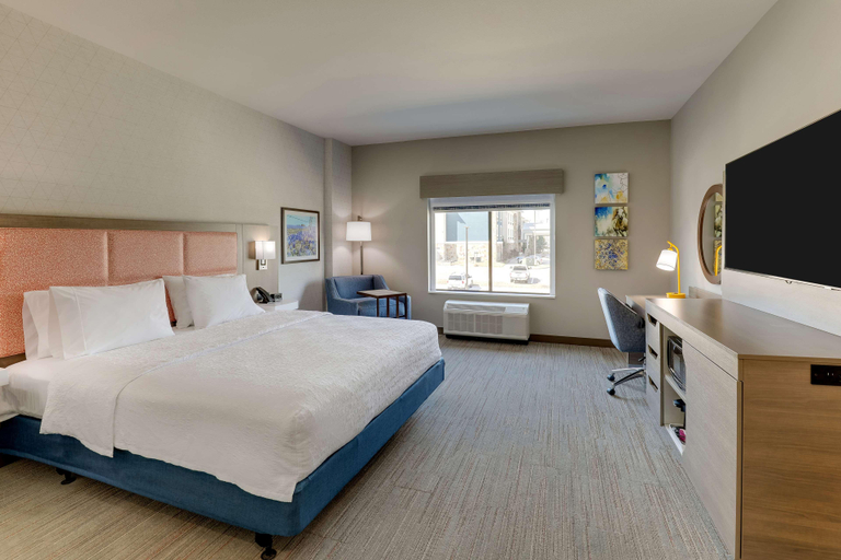 Bedroom, Hampton Inn & Suites Weatherford, Parker