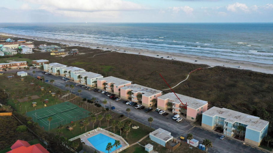 Exterior & Views 2, Beachfront Complex w/ 2 Pools, Tennis Gulf Views Rise N Beach by Avantstay, Nueces