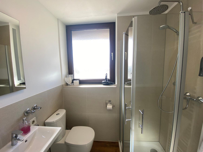 Bathroom 3, Hotel Roeb, Düren