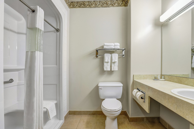 Bathroom 4, Prairie Crest Red Deer, Division No. 8