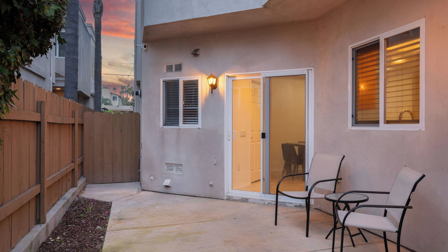 Others 5, Walk to Dining, Mission + Pacific Beach, and Bars/nightlife Private Backyard, San Diego