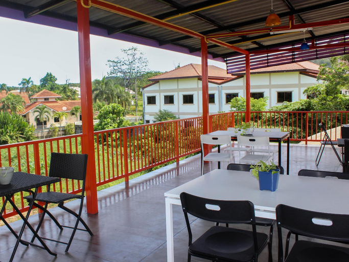 Food & Drinks 4, Canal Resort, Phuket Island