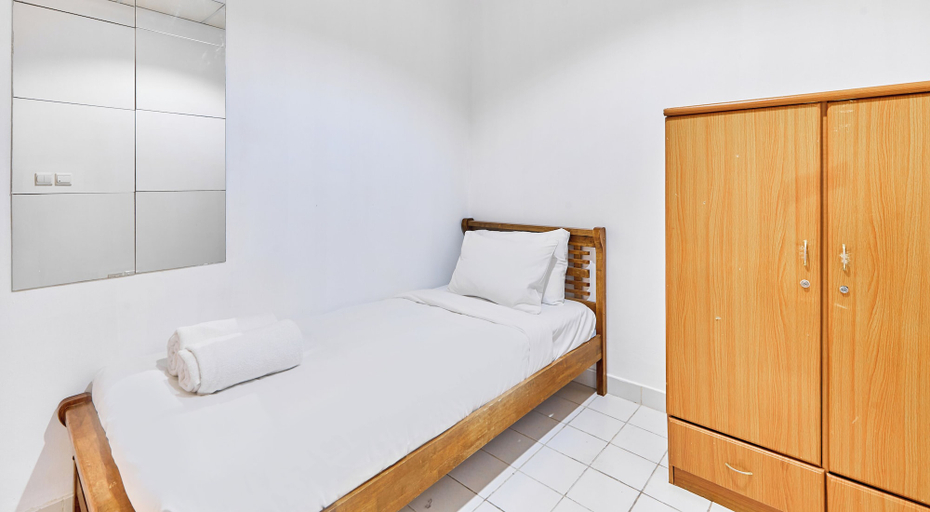 Room 5, bnbme - Emirates Crown - 2BR & Maid Room, Dubai