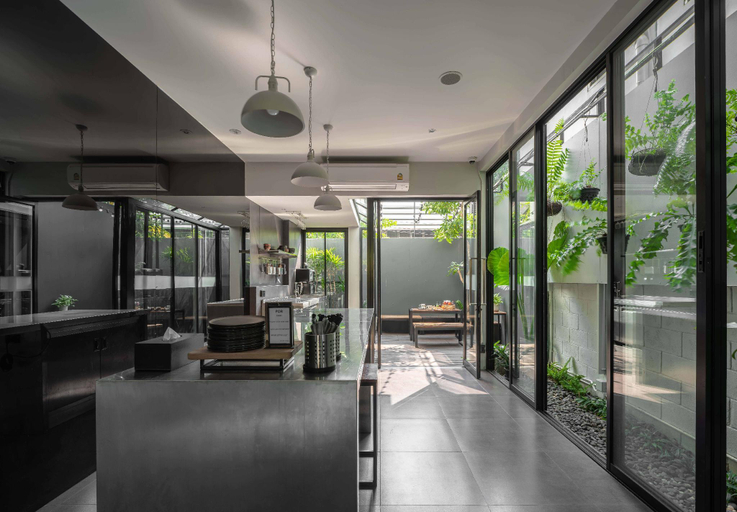 Public Area 4, POR Thapae Gate, Muang Chiang Mai