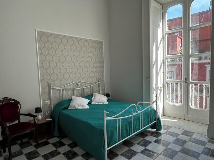 Bedroom 4, toledo's family, Napoli