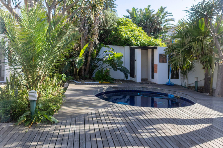 Sport & Beauty, The Al Marjan Schoenmakerskop, Nelson Mandela Bay
