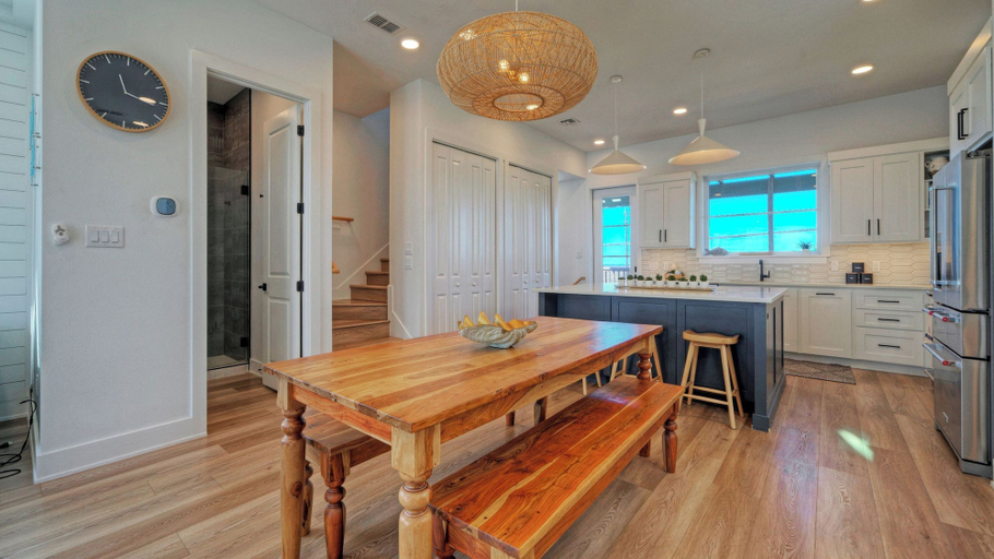 Interior 2, Dune & Done by Avantstay Outdoor Lounge + Firepit Shared Pool + Golf Cart Zone Mustang Island Beach, Nueces