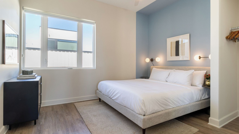 Interior 4, Conway Buyout - 2 Units by Avantstay Sleeps 14, Davidson