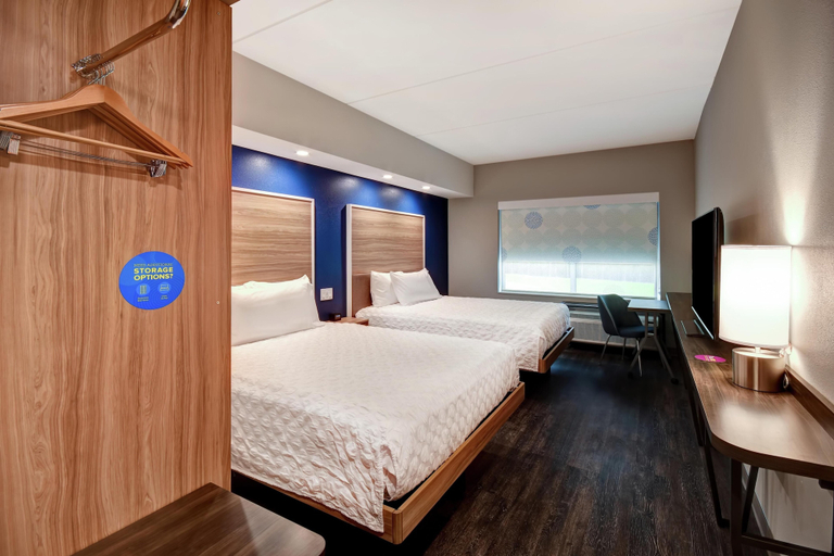 Bedroom 3, Tru by Hilton Raleigh Durham Airport, Wake