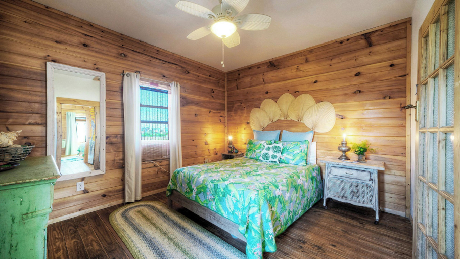Bedroom 3, Fish Camp by Avantstay Unique Escape, Pool + Views!, Nueces