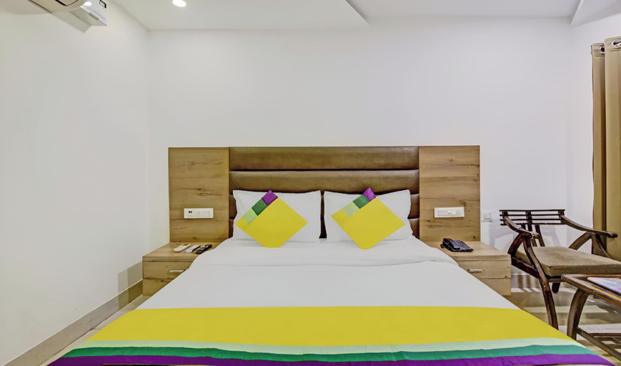 Room 5, Hotel O3 Near Piccadily Chowk Chandigarh, Chandigarh