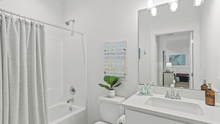 Bathroom, Pool, Firepit, Near Miramar Beach Access Blue Surf Lane by Avantstay, Walton
