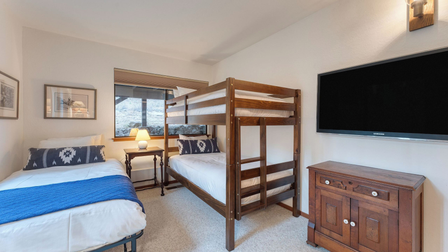 Bedroom 3, Northstar Hideaway by Avantstay 5mins to Skiing!, Placer