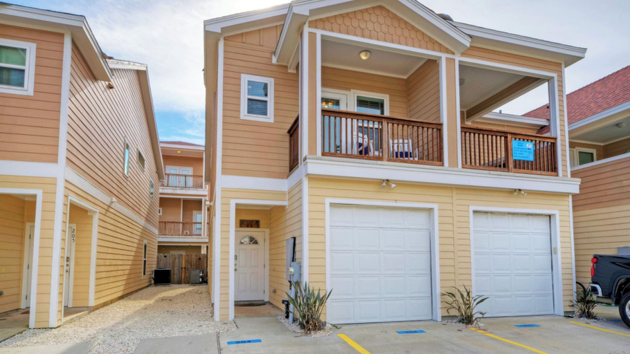 Exterior & Views 2, Private Yard, Cornhole, Resort Pool Oasis w/ Slide Down the Shore by Avantstay, Nueces