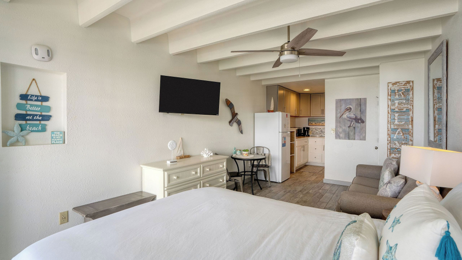 Bedroom 3, Fontainebleau 706 by Avantstay Beachfront+views, Bay