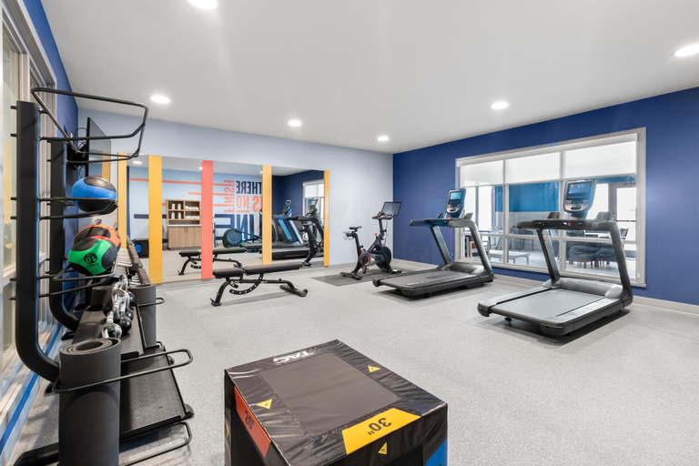 Others 5, Hampton Inn & Suites New Castle, Lawrence