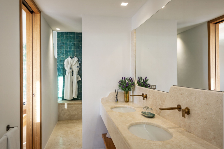 Bathroom 5, Grand Relais Dei Nuraghi, Olbia-Tempio