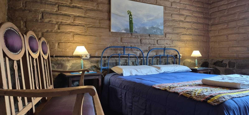 Room 2, Miraluna, Cachi