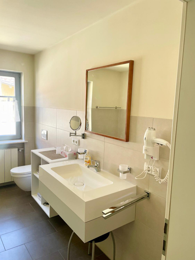 Bathroom 2, Weingut Martin Blaß, Würzburg