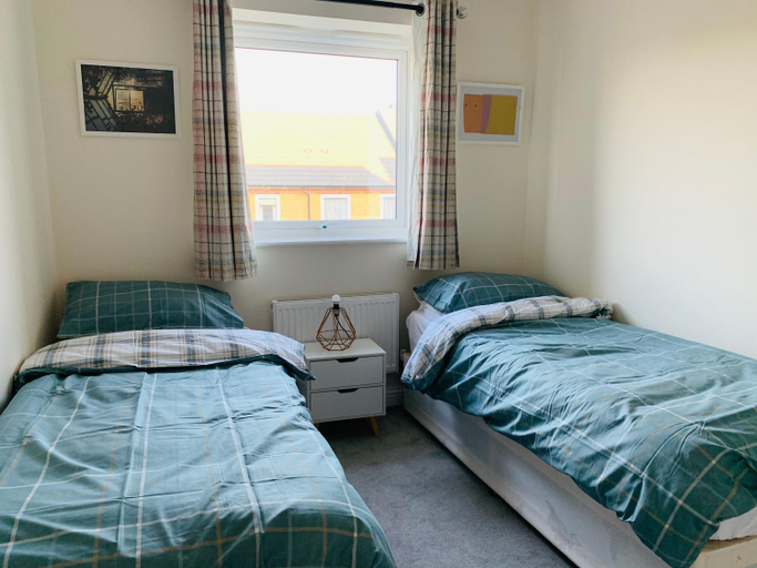 Others 3, Alpha, Private Double Room, City Centre, Free Parking, Sittingbourne, Kent, Kent