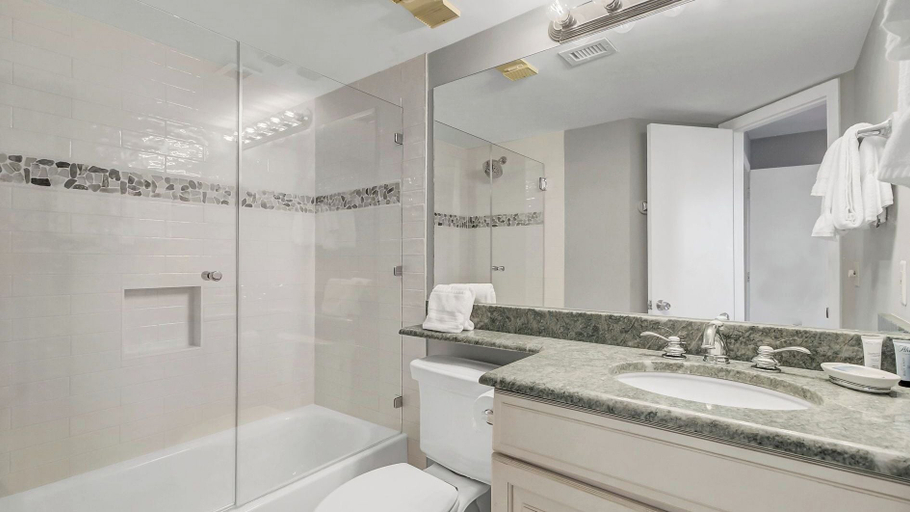 Bathroom 3, 407 A Shipwatch by Avantstay Beach Front Condo w/ Ocean Views, Charleston