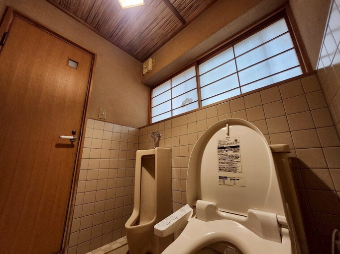 Bathroom 3, 大阪 堺のお宿 「旧星賀亭」 Osaka Kyuhoshigatei - Classic Japanese Heritage Inn, Sakai