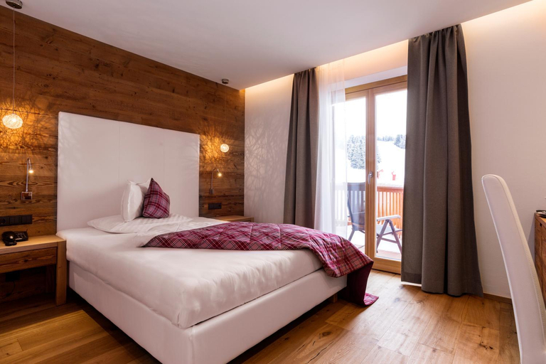 Bedroom 3, Sporthotel Floralpina, Bolzano