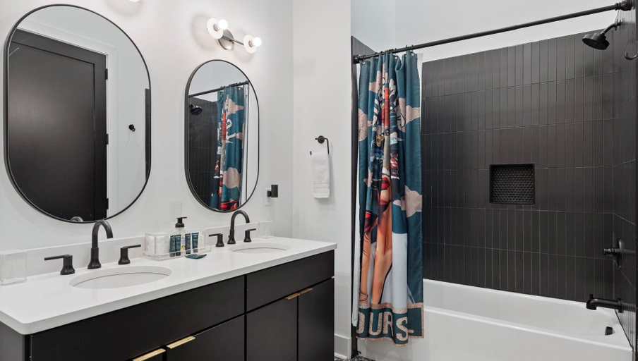 Interior 2, Creative Nashville Apartment + Rooftop Firepit + Gym + Easy Downtown Access Hermitage House by Avantstay, Davidson