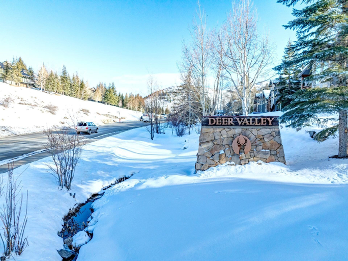 Exterior & Views 2, Boulder Creek 3 Bedrooms BCC-1101 by KBM, Summit