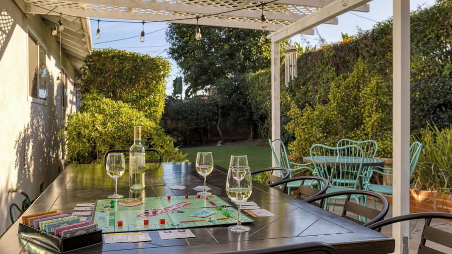 Food & Drinks 5, Goleta Getaway by Avantstay Private Backyard, 1.5mi to the Beach!, Santa Barbara