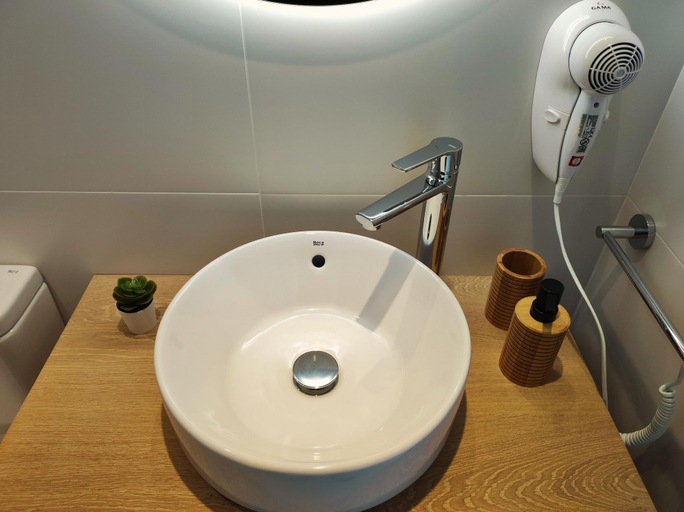 Bathroom 4, MYO Barcelona Hotel & Apartments, Barcelona