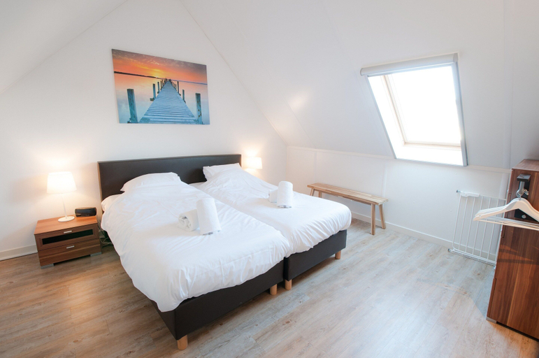 Bedroom 2, Villa Oesterdam Wellness 6 People, Tholen