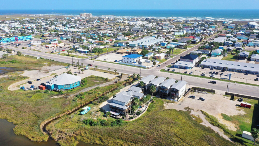 Exterior & Views 2, Fish Camp Cottage by Avantstay Shared Pool+views, Nueces