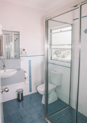 Bathroom 3, Yamba Beach Motel, Clarence Valley- Coast