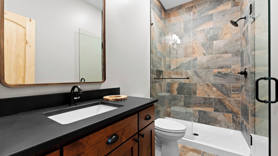 Bathroom 3, Luxe Lakefront Retreat w/ Pool, Hot Tub, Theater & Private Dock Sleeps 20+, Catawba