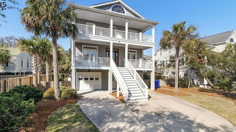 Exterior & Views 2, 7 41st Avenue by Avantstay Private Pool, Near Beach, Charleston
