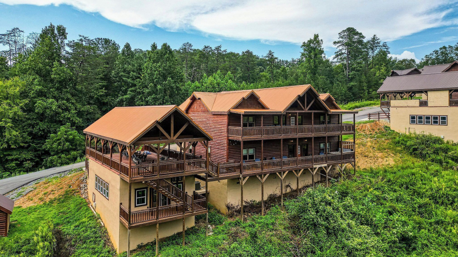 Exterior & Views 2, Smokeys Paradise by Avantstay Sleeps 22 + Pool, Sevier