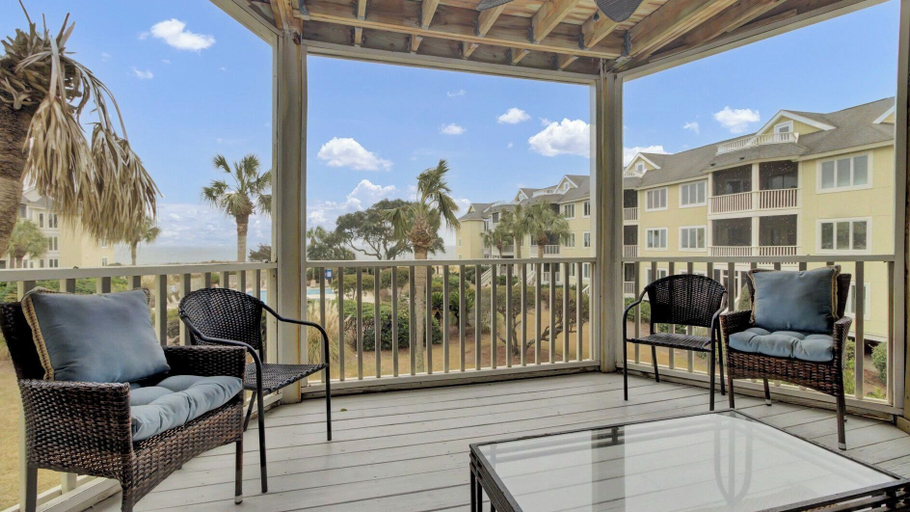 Others 5, 202 D Port O Call by Avantstay Beach Condo, Charleston