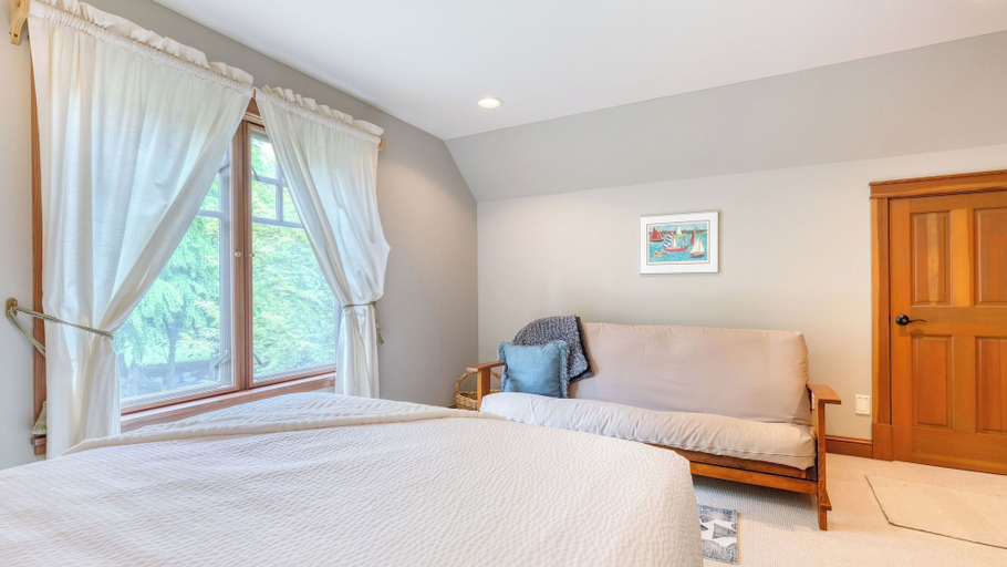 Bedroom 3, Goldilocks by Avantstay Luxury Waterfront Home, Island