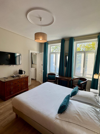 Bedroom 2, Enclos de l'Eveche, Pas-de-Calais