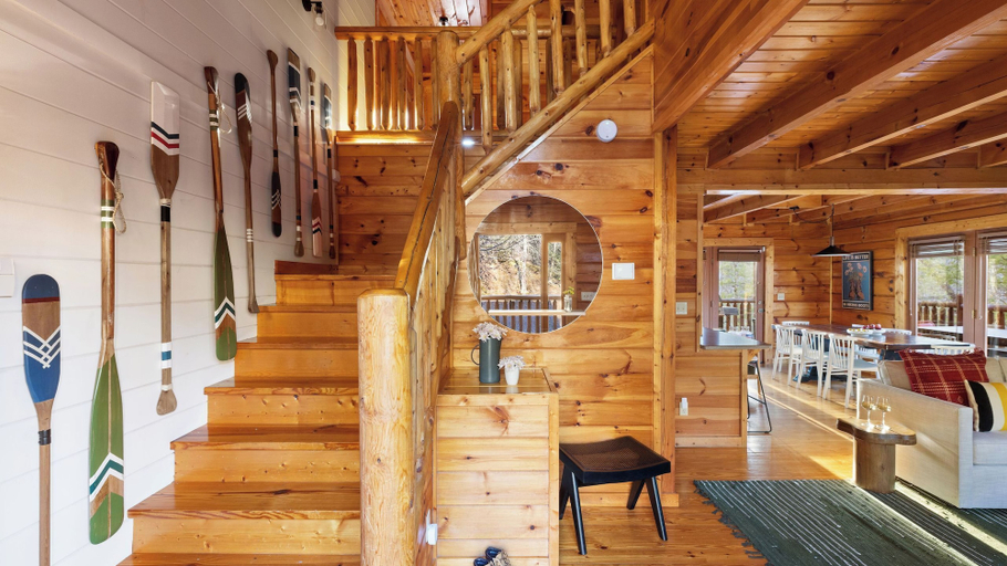 Others 4, Riverbend by Avantstay Redesigned, Hot Tub, Firepit, Billiards Pigeon Forge, Sevier