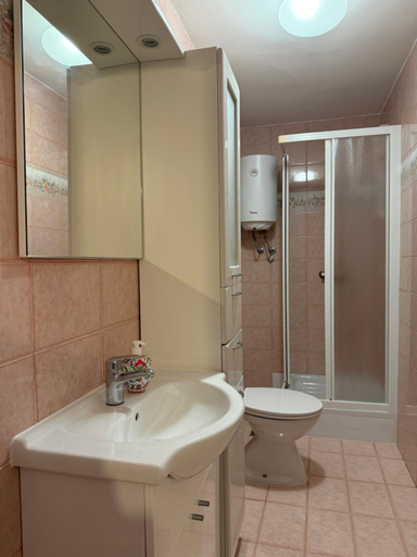 Bathroom, Karmelita's place, Šibenik