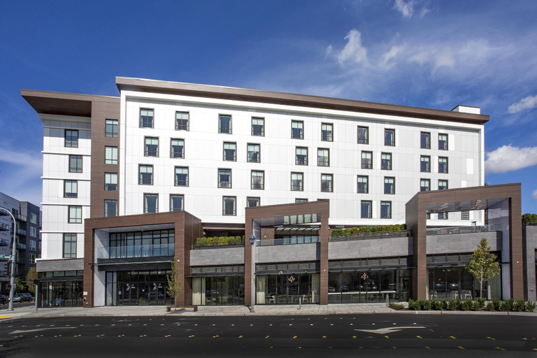Exterior & Views 2, Hilton Garden Inn Redmond Seattle, King