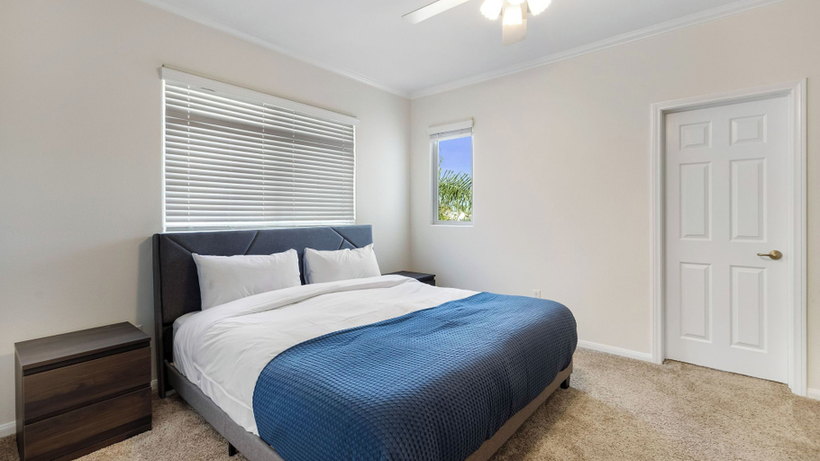 Bedroom 2, Walk to Dining, Mission + Pacific Beach, and Bars/nightlife Private Backyard, San Diego
